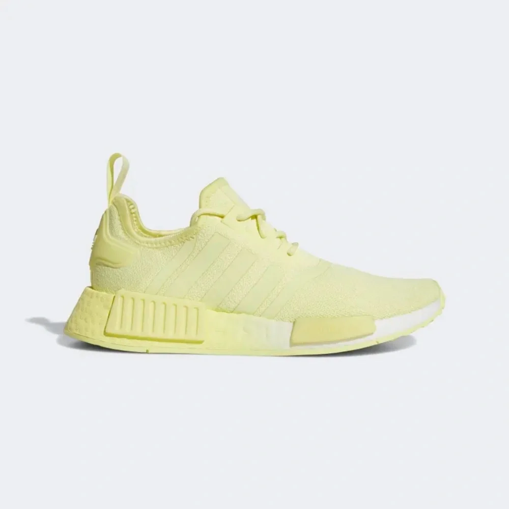 [NEW] Women's Adidas NMD_R1‎ Shoes GX8382